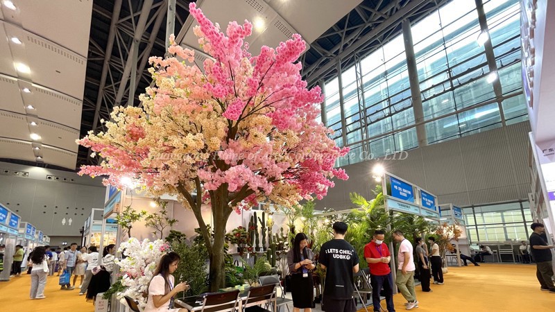 550cm Multi-Colored Artificial Sakura Tree 550cm Multi-Colored Artificial Sakura Tree